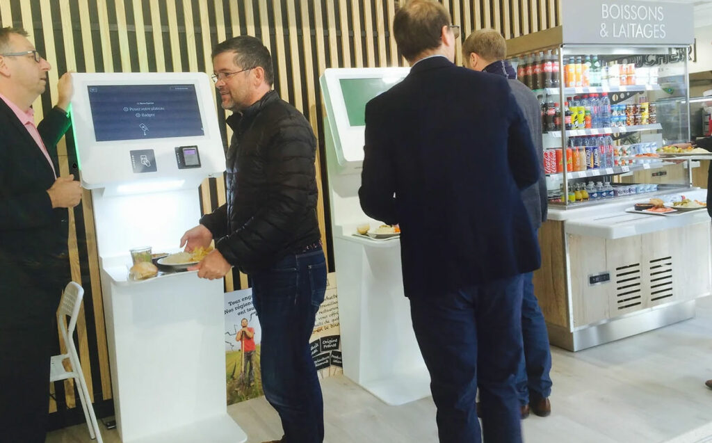 Borne CSI, la borne plateau repas pour la restauration collective